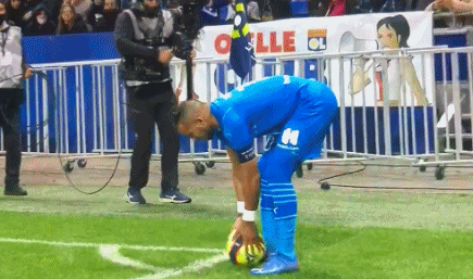 梅西正面交锋穆勒夺冠！梅西vs穆勒交手记录升至4胜7负