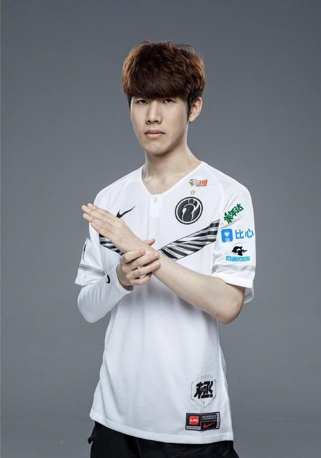 knight超越Tian成为LPL第一位连续五次打进胜者组决赛的选手